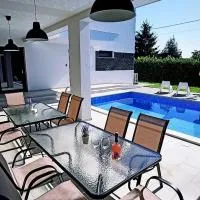 Kuća za odmor Deda Pepo, hotel en Mičevec