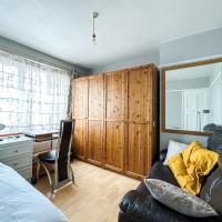 Spacious Double Bedroom in Shooters Hill, hotel en Charlton, Londres