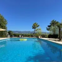La Sauveterre, hotel en Mours-Saint-Eusèbe