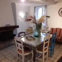 Maison chaleureuse avec cheminée des coudrais, hotel a Tourouvre