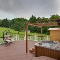 Sauna, Spa & Stargazing: Coudersport Home!, hotell sihtkohas Coudersport