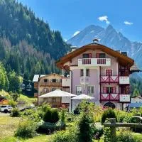 B&B Cèsa Planber Mountain View BIKE FRIENDLY, Hotel in Canazei