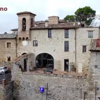 Maison Rosina con ampia vista in borgo del 1400, hotel u gradu Maršano