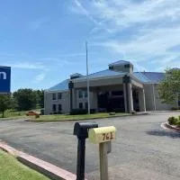Days Inn & Suites by Wyndham Tahlequah, hotel i Tahlequah