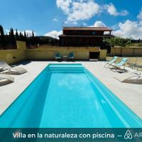Villa en la naturaleza con piscina, hotel in Fuente-Álamo
