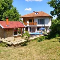 Бялата къща Калугерица, hotel di Kaspichan