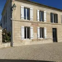 Gite Modes et Café, hotel em Épargnes