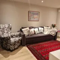 R apartment in Kungsängen, hotel a Kungsängen