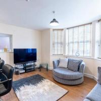 2BR Apartment in Central Beeston with Parking