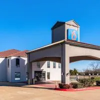 Motel 6-Ennis, TX，恩尼斯的飯店