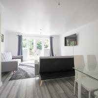 Maidstone villa 3 bedroom free sports channels,parking