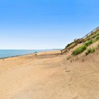 Dune House, hotel near Manistee County-Blacker Airport - MBL, Manistee