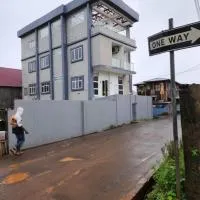 Rooftop Villa, hotell i Freetown