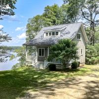 Periwinkle Cottage、WestportにあるWiscasset Airport - ISSの周辺ホテル