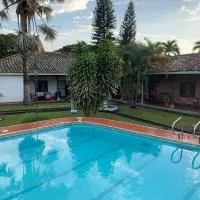Hermosa y tranquila finca con piscina, hotel u gradu Ginebra