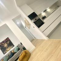 Barcelona New Apartment- Free Parking- 10 min by metro from BCN Center and Sagrada Família, hotel in Sant Andreu, Barcelona