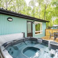 Bracken Lodge 15 with Hot Tub