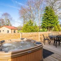 Breckland House with Hot Tub
