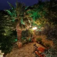 SPITIKARIOTIKO My Ikarian home โรงแรมในRaches