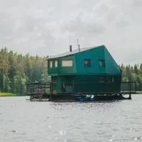 Floating guest house Musters, hotel u gradu 'Paķules'