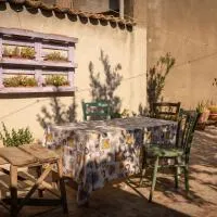 Sa Domu de Ladiri - matrimoniale con giardino, hótel í Musei