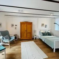Vyne Apartments - Studio - Privater Hof - Parkplatz - nahe Weinstraße, hotel di Großfischlingen