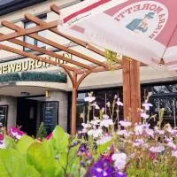 Newburgh Inn, hotell i Ellon