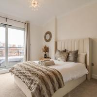 Inicio Stays - Cosy Penthouse in the City Centre - Free Secure Parking - With City & Canal Views - Wrap Around Balcony - Netflix, hotel in Convention Quarter, Birmingham