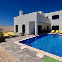 Villa Sonata in Ingrina Sol, kh&aacute;ch sạn ở Raposeira