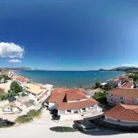 C'est La Vie Rooms and Suites