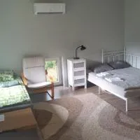 Guesthouse near Tallinn, hotel em Lehmja