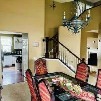 The Falmouth Villa with Peloton Bike, מלון בשאקופי