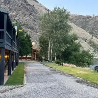 Steelhead Lodge, khách sạn ở Lucile