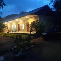 RIUNG LALONG TERONG Guest House، فندق في Riung