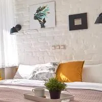 Яскраві Апартаменти √ Wi-Fi √ Кава √ 2хв п.Олександрія: Bila Tserkva şehrinde bir otel
