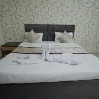 Hotel Mukund Dham-Near Mathura Railway Station, готель у місті Матхура