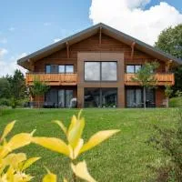Notre Chalet - Boutique Appartements 4 étoiles & Sauna، فندق في Les Fourgs
