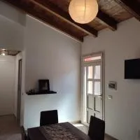 Teo’s Holiday Home, hotel u gradu 'Canino'
