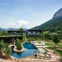Manna Resort, hotel u gradu 'Montagna'