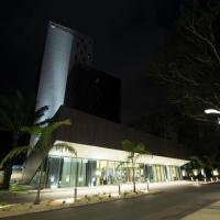Doubletree By Hilton Pointe-Noire City Centre, viešbutis mieste Puant Nuaras