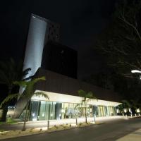 Doubletree By Hilton Pointe-Noire City Centre, hotel i Pointe-Noire