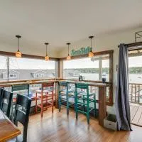 Ocean-View Apt in the Heart of Southwest Harbor!, ξενοδοχείο σε Southwest Harbor