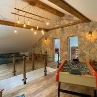 Gîte confort 15 couchages, vue panoramique Montagne Hautes Alpes, Terrasses, hotel en Embrun