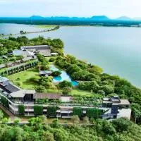 DoubleTree by Hilton Weerawila Rajawarna Resort, hotel a Weerawila