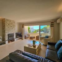 FLH Quinta das Salinas Triplex with Terrace & Pool, hotel en Vale do Lobo