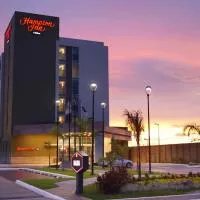 Hampton Inn by Hilton Merida، فندق في ميريدا