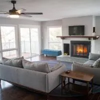Finn's Hideaway -Modern family river home, hotel sa Keokuk