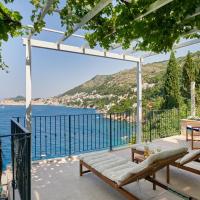 Beautiful Apartment In Dubrovnik With Jacuzzi, hotel in Sveti Jakov, Dubrovnik