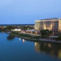 Embassy Suites East Peoria Hotel and Riverfront Conference Center, hotel u gradu Piorija