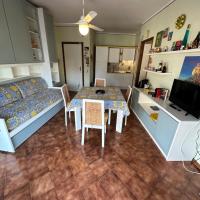 Roberto House Beach - Taormina Mare, hotel u gradu Giardini Naxos